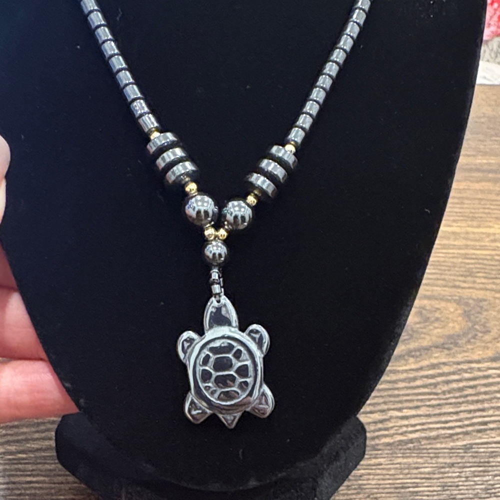 Elegant Hematite and Gold Turtle Pendant Necklace with matching bracelet - Picture 3 of 6
